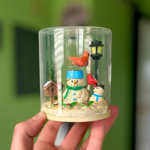 Vintage Encased Winter Snowman With Bird & Lamp Post Festive Decorative Art 3D - Picture 2 of 10